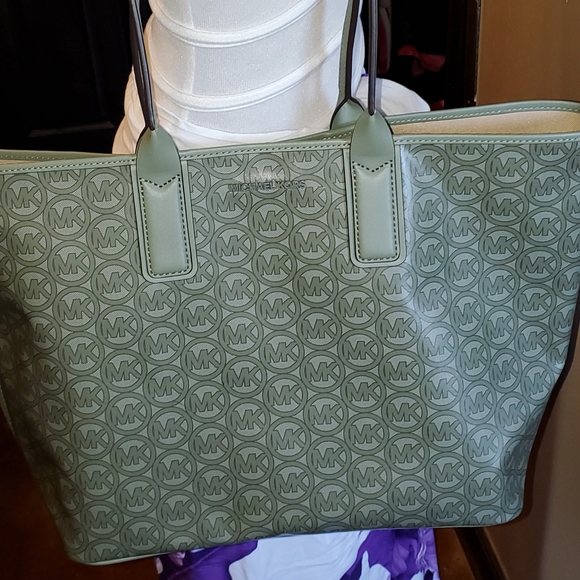 AUTHENTIC Michael Kors tote purse💖  💖 - Picture 9 of 9
